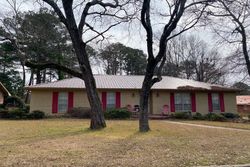 Pre-foreclosure in  MOHAWK RD Meridian, MS 39305