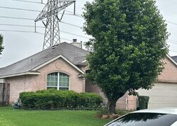  Courtside Dr, Arlington TX