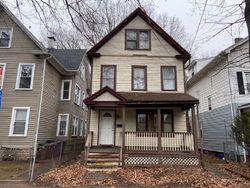 Pre-foreclosure in  SHELTON AVE New Haven, CT 06511