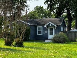 Pre-foreclosure in  E FRANKLIN ST Evansville, IN 47711