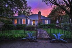 Pre-foreclosure in  PARK ST Houston, TX 77019