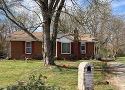 Pre-foreclosure in  CIRCLE DR Portland, TN 37148