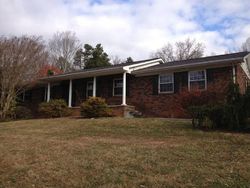 Pre-foreclosure in  HEISKELL RD Powell, TN 37849