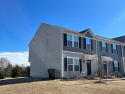 Pre-foreclosure in  PORTWAY ALY Nashville, TN 37207