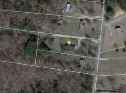 Pre-foreclosure in  BISHOP LN Burns, TN 37029