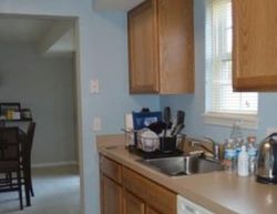 Pre-foreclosure in  TEAL CIR Akron, OH 44319