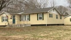 Pre-foreclosure Listing in E ELM ST PARK HILLS, MO 63601