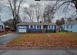 Pre-foreclosure in  HOOVER DR Syracuse, NY 13205