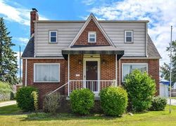 Pre-foreclosure in  OVERLOOK BLVD Struthers, OH 44471