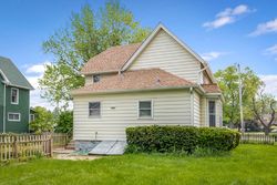 Pre-foreclosure in  N SEMINARY AVE Woodstock, IL 60098