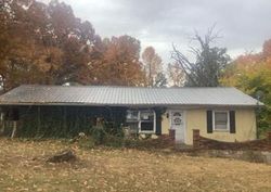 Pre-foreclosure in  BOLING RD Utica, KY 42376