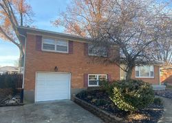 Pre-foreclosure in  SUMMER HAVEN CT Louisville, KY 40258