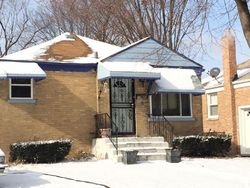 Pre-foreclosure in  LINDEN AVE Bellwood, IL 60104