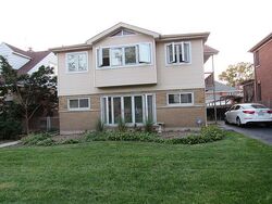 Pre-foreclosure in  S FAIRVIEW AVE Park Ridge, IL 60068