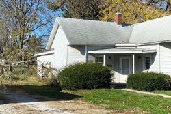 Pre-foreclosure Listing in 3RD ST CHARLESTON, IL 61920