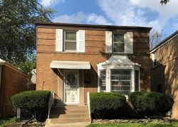 Pre-foreclosure in  E 141ST ST Riverdale, IL 60827