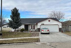 Pre-foreclosure in  N WESSEX LN Nampa, ID 83687