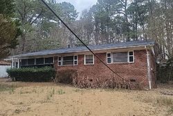 Pre-foreclosure in  COUNTRY CLUB DR SW Atlanta, GA 30311