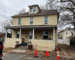 Pre-foreclosure Listing in W SILVER ST MIDDLETOWN, CT 06457