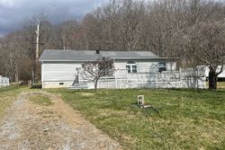 Pre-foreclosure in  MUNDYTOWN RD North Tazewell, VA 24630