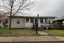 Pre-foreclosure in  N 8TH AVE Hopewell, VA 23860