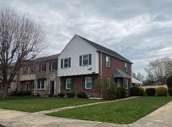 Pre-foreclosure in  WOODLAWN CIR Chambersburg, PA 17201