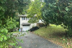 Pre-foreclosure in  MIRIAM DR Warwick, NY 10990