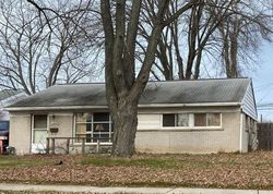 Pre-foreclosure Listing in MIRACLE DR MADISON HEIGHTS, MI 48071