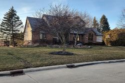 Pre-foreclosure in  VILLAGER DR Lake Orion, MI 48359