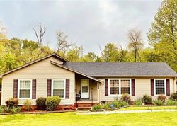 Pre-foreclosure in  BRIARCLIFF CT High Point, NC 27265