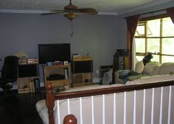 Pre-foreclosure in  HIGHLAND AVE Marlboro, NY 12542