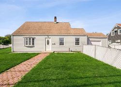 Pre-foreclosure in  GARDINERS AVE Levittown, NY 11756