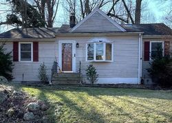 Pre-foreclosure in  LENAPE LN Oakland, NJ 07436