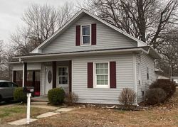 Pre-foreclosure in  N WALNUT ST Dexter, MO 63841