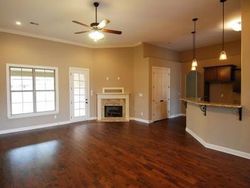 Pre-foreclosure in  COWEE LN Olive Branch, MS 38654