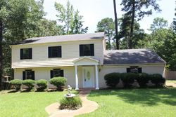 Pre-foreclosure in  MAGNOLIA TRL Brandon, MS 39047