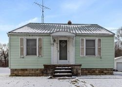 Pre-foreclosure in  RICH ST Davison, MI 48423