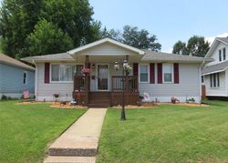 Pre-foreclosure in  LESLIE AVE Wood River, IL 62095