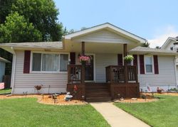 Pre-foreclosure in  LESLIE AVE Wood River, IL 62095