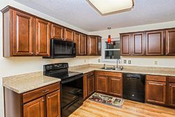 Pre-foreclosure Listing in WILLOWBROOK CIR SE APT C HUNTSVILLE, AL 35802