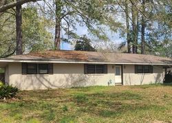 Pre-foreclosure in  CUYHANGA PKWY Baton Rouge, LA 70815