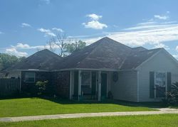 Pre-foreclosure in  S HEMPSHIRE AVE Gonzales, LA 70737