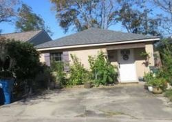 Pre-foreclosure in  LOWELL DR Lafayette, LA 70506