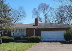 Pre-foreclosure in  W 20TH AVE Gary, IN 46404