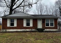 Pre-foreclosure in  MARY ELLEN DR Louisville, KY 40214
