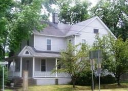 Pre-foreclosure Listing in S PEARL ST WAVERLY, IL 62692