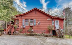 Pre-foreclosure in  OLD PARKER PLACE RD Ellijay, GA 30536