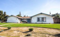 Pre-foreclosure in  S LINDA LN Fresno, CA 93727
