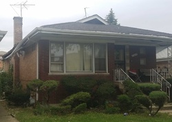 Pre-foreclosure in  S LINCOLN ST Riverdale, IL 60827