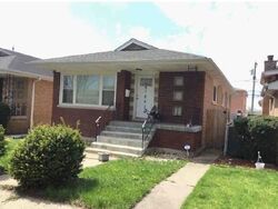 Pre-foreclosure in  S LINCOLN ST Riverdale, IL 60827